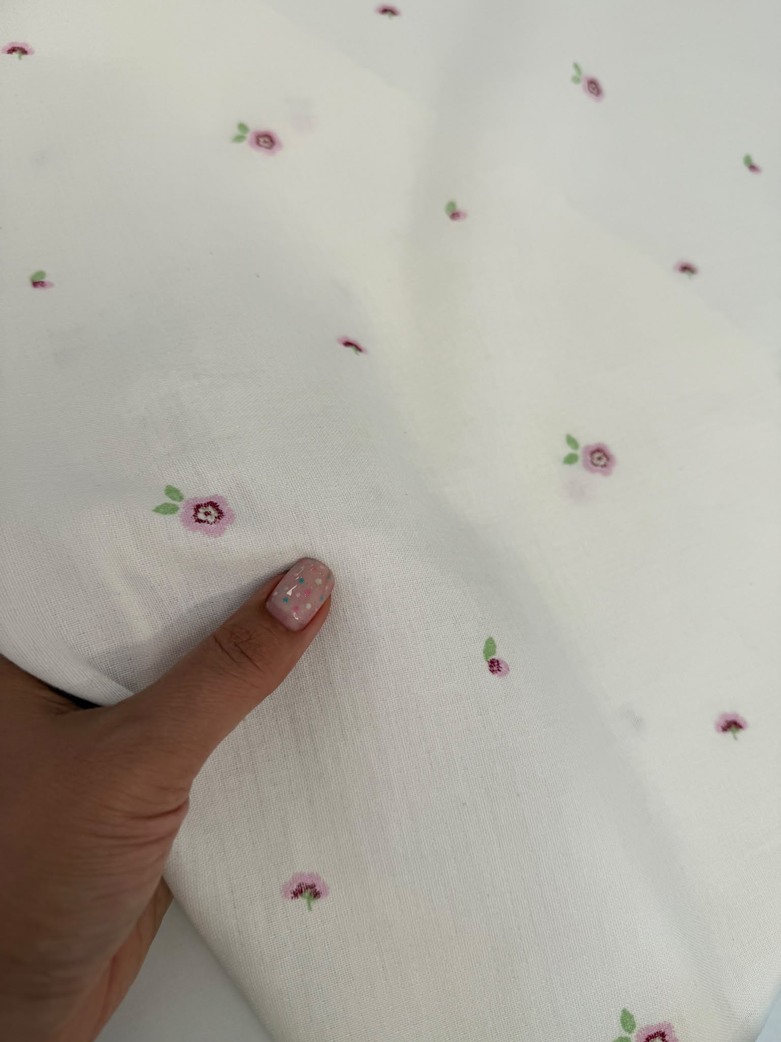 Müslin kumaş; yumuşak, hafif ve nefes alabilen dokusuyla bebek ve çocuk giyim, elbise, gömlek, şort, örtü, kundak, battaniye, havlu, bornoz ve çeşitli tekstil ürünlerinin üretiminde kullanıma uygundur.