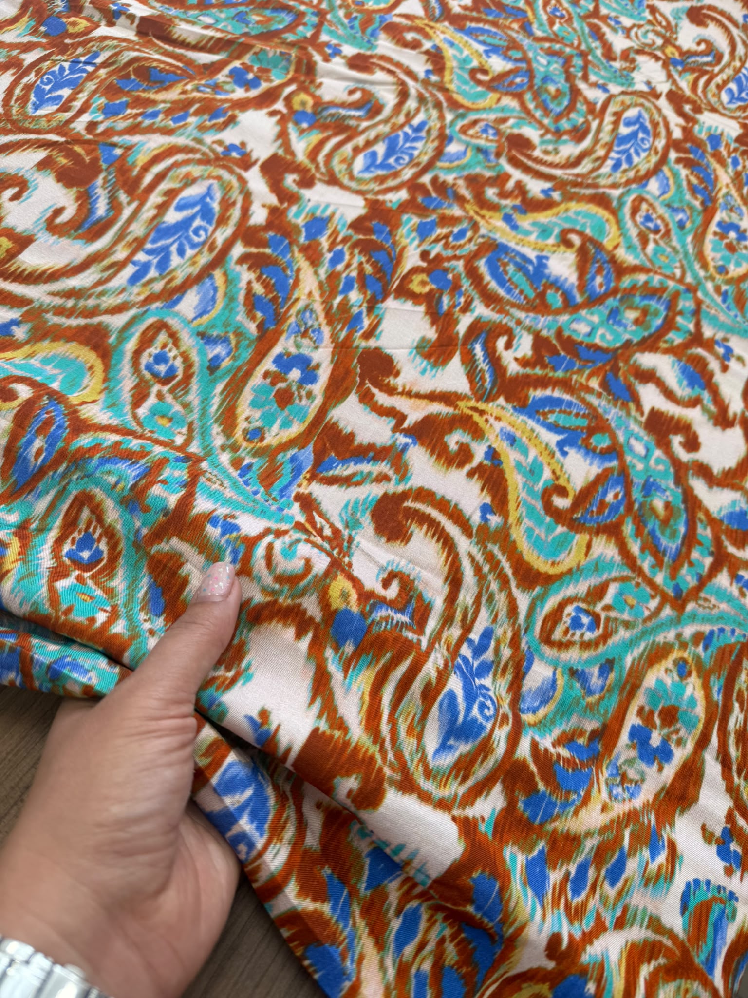 %100 Viscose Baskılı Viskon Kumaş | Hafif, Dökümlü ve Nefes Alan.