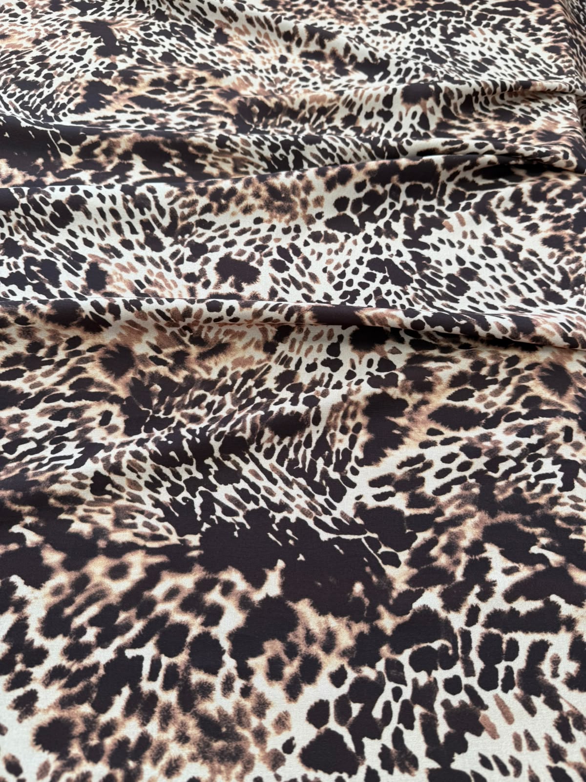 %100 Viscose Baskılı Viskon Kumaş | Hafif, Dökümlü ve Nefes Alan.