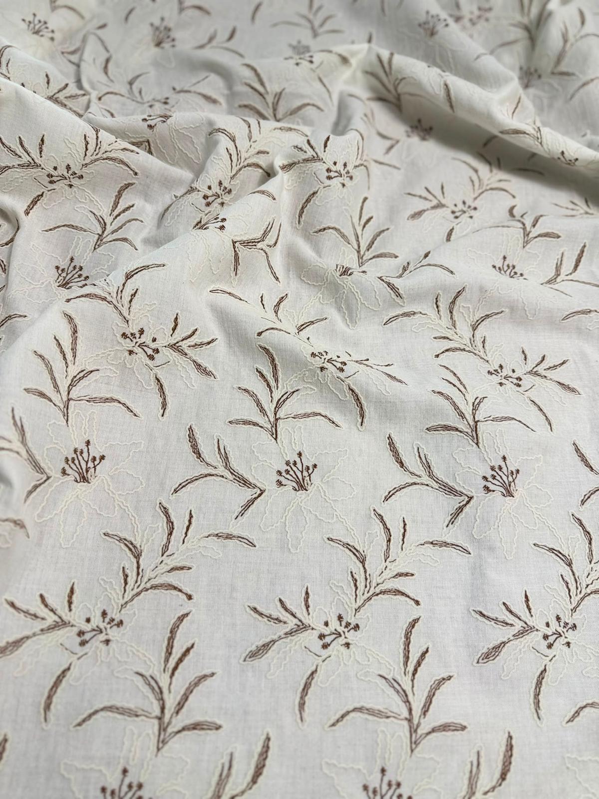 Müslin kumaş; yumuşak, hafif ve nefes alabilen dokusuyla bebek ve çocuk giyim, elbise, gömlek, şort, örtü, kundak, battaniye, havlu, bornoz ve çeşitli tekstil ürünlerinin üretiminde kullanıma uygundur.